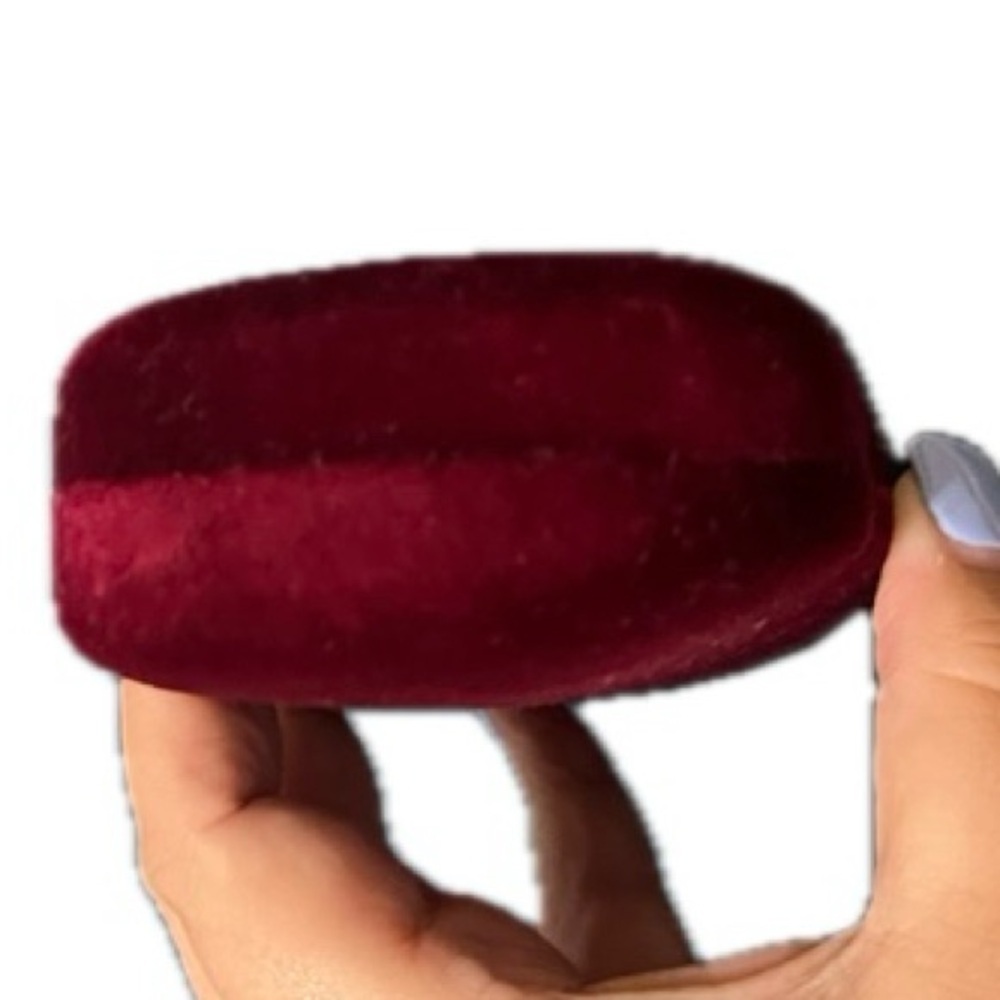 GUCCI Velvet Eyeglass Case, Burgundy - Picture 5 of 8